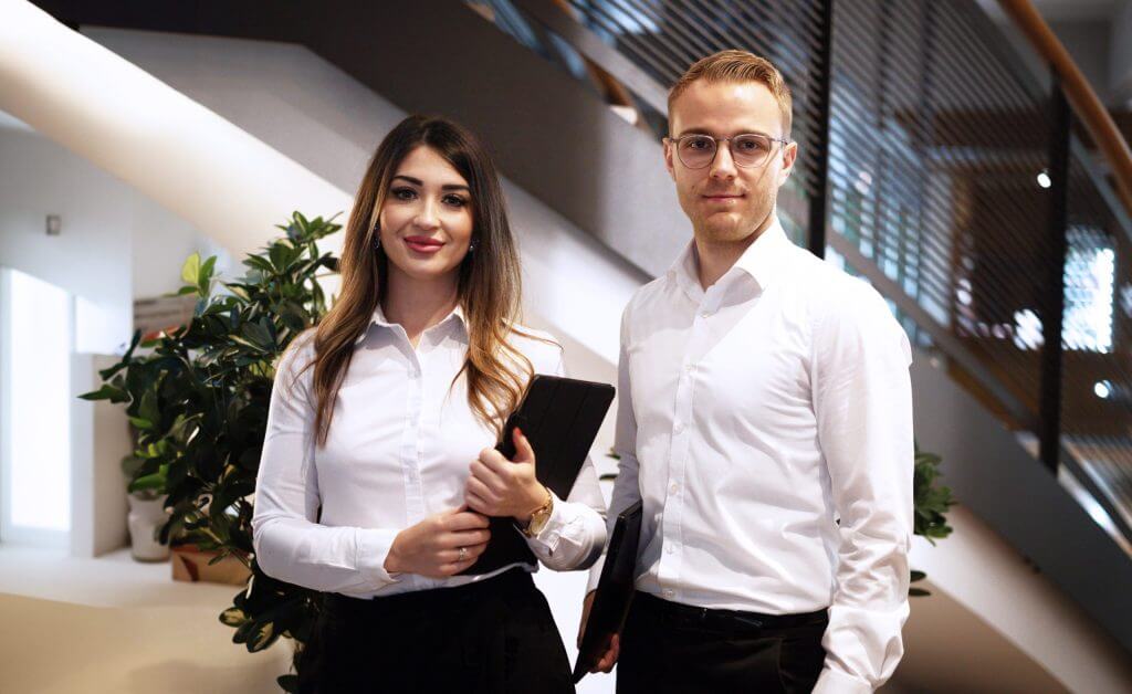 PlanDU Julian Brokamp Katharina Neiwert stehen Office